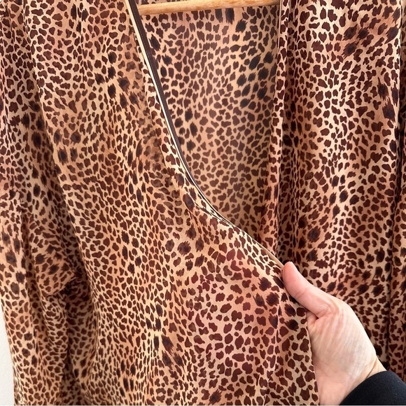 Oscar de la Renta Pink Label leopard print kimono robe - Picture 3 of 5